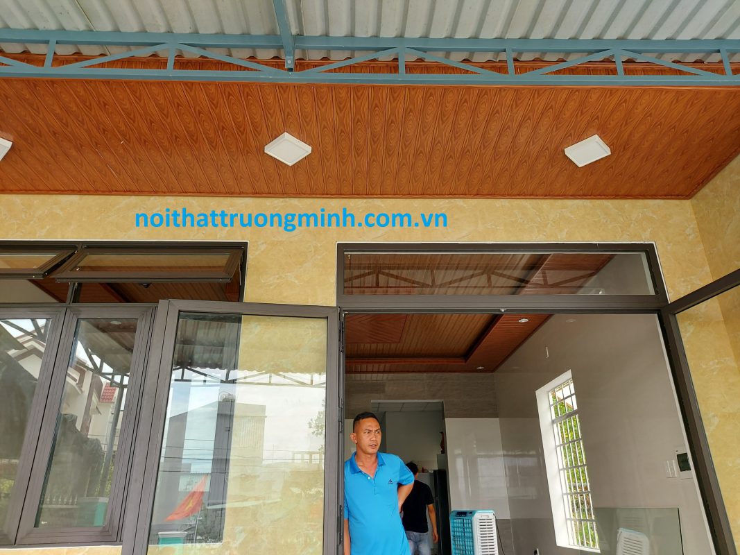 tran-nhua-gia-go-da-nang
