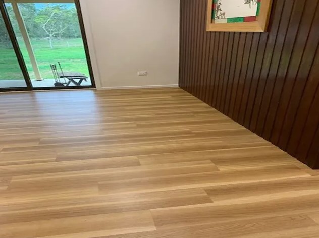 Lý Do Nên Chọn Thi Công Nhựa Lát Sàn Giả Gỗ
